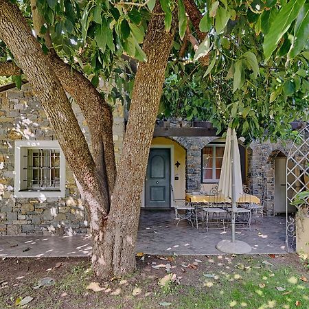 Casa Vacanze Nel Giardino Di Renzo Imperia Exterior photo