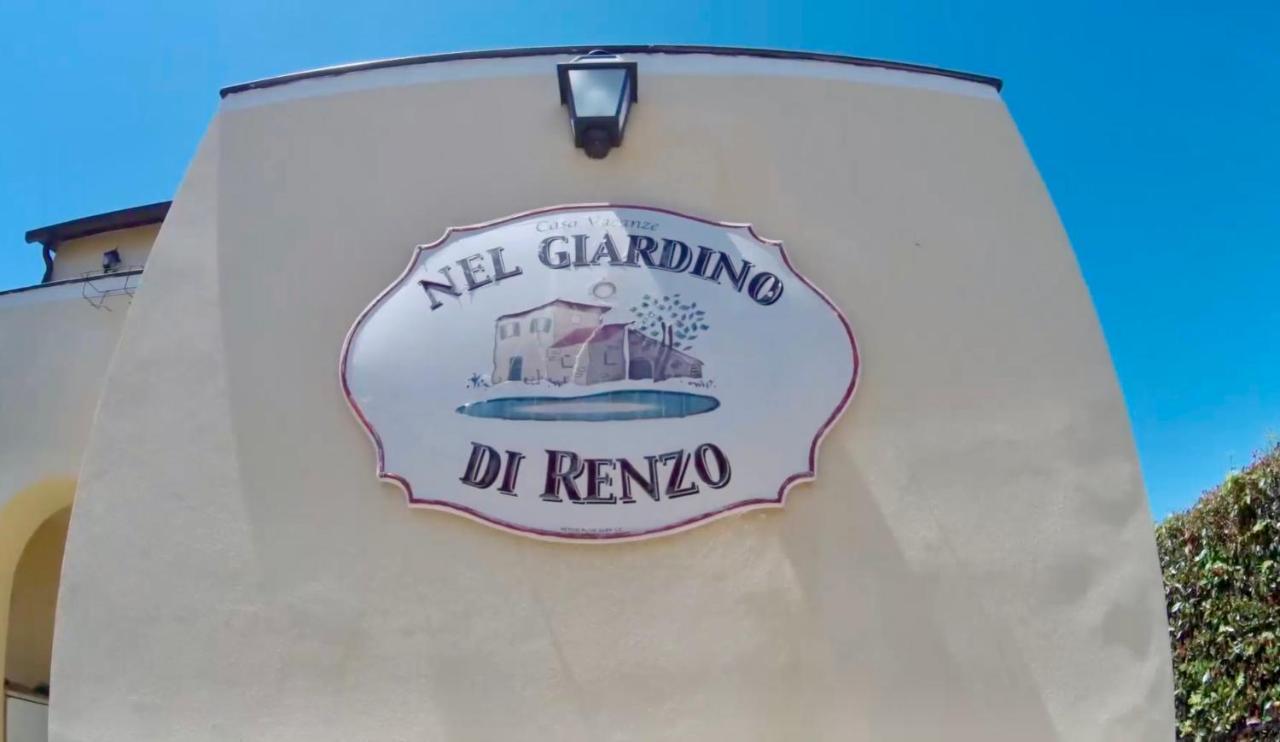 Casa Vacanze Nel Giardino Di Renzo Imperia Exterior photo