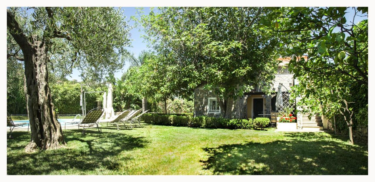 Casa Vacanze Nel Giardino Di Renzo Imperia Exterior photo