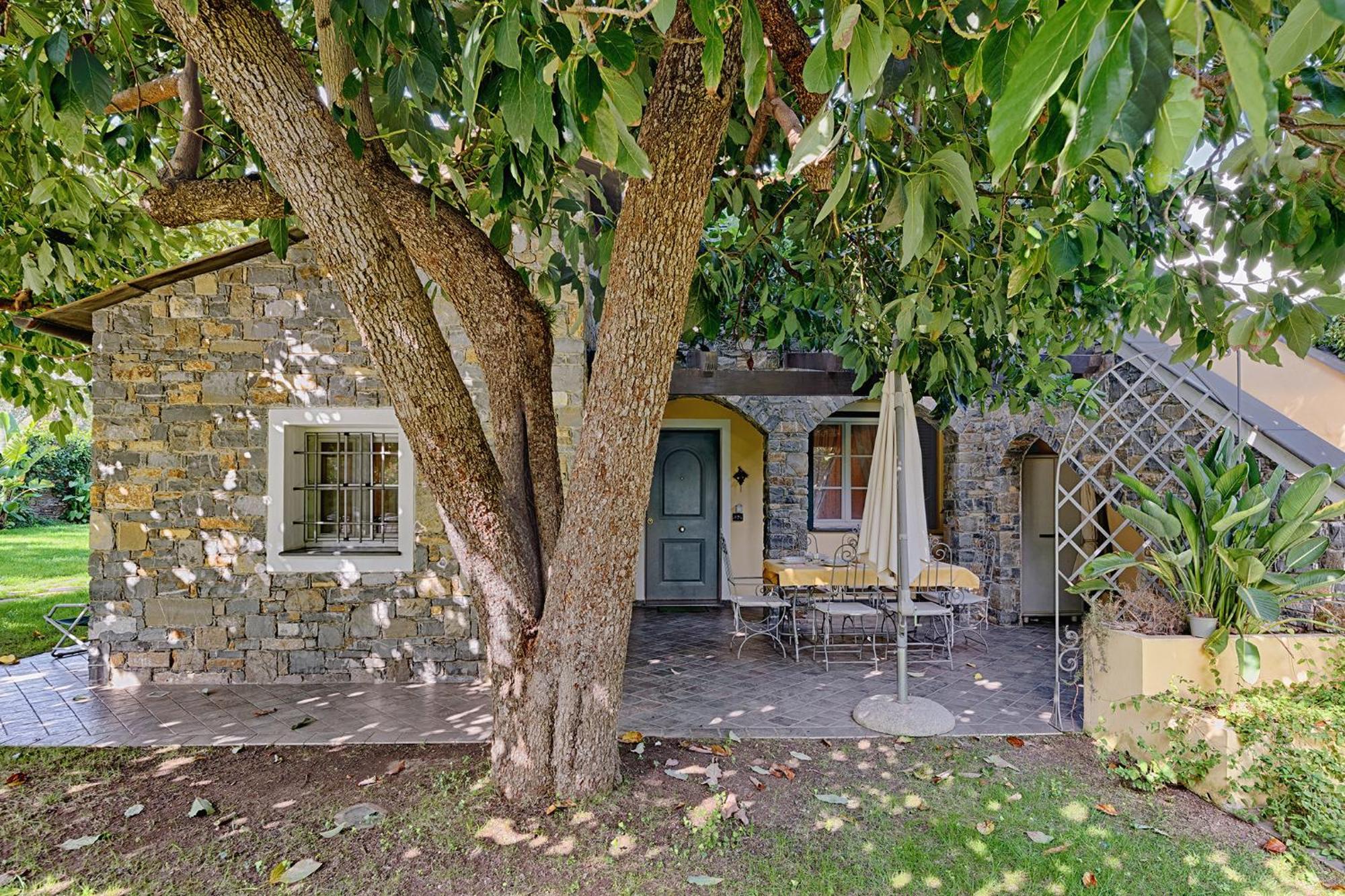 Casa Vacanze Nel Giardino Di Renzo Imperia Exterior photo